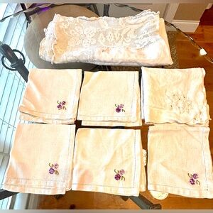 Vintage Linen Flower Embroider Napkins & Doily Cottagecore Decor